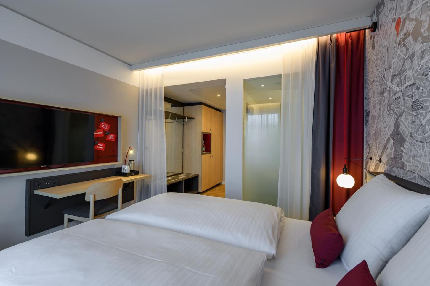 Hotel Intercityhotel 3*
